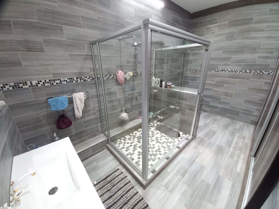 7 Bedroom Property for Sale in Ladybrand Free State